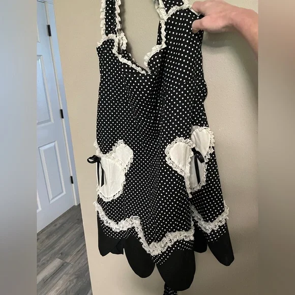 Adorable custom goth lolita apron dress with unique hem bear pockets - Picture 13 of 16